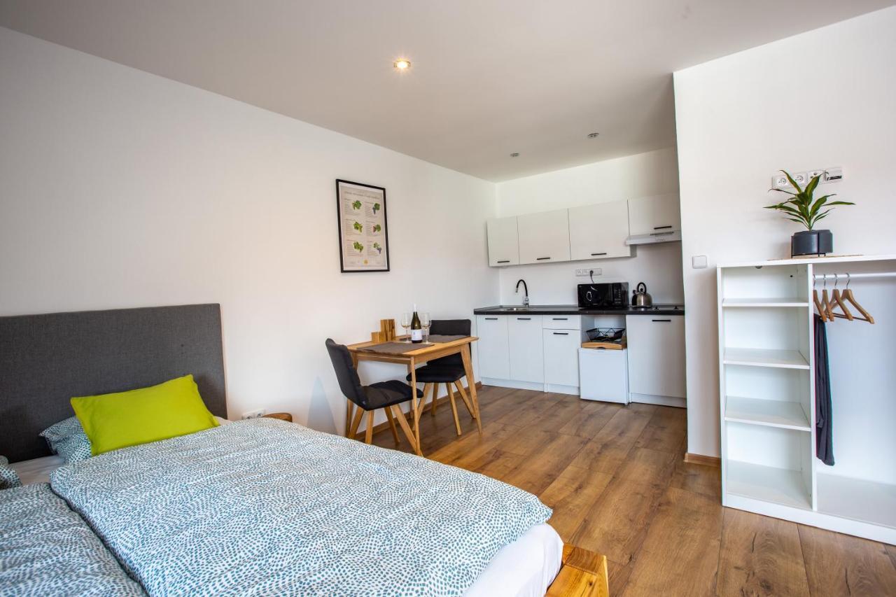 Apartmany Na Mikulasskem Namesti Зноймо Экстерьер фото