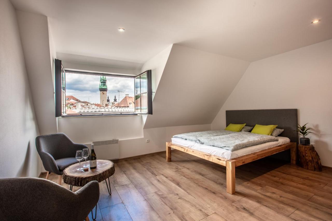 Apartmany Na Mikulasskem Namesti Зноймо Экстерьер фото